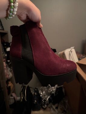 Women's Burgundy Platform Chelsea Boot